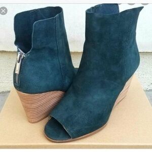Lucky Brand suede heels size 8.5